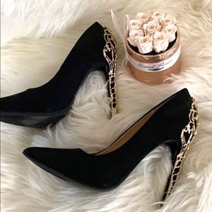 Shoe dazzle Sarina Gold embellished heels 7